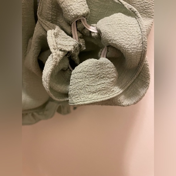 Green Ruched Crop Top with Ruffles - Picture 4 of 4